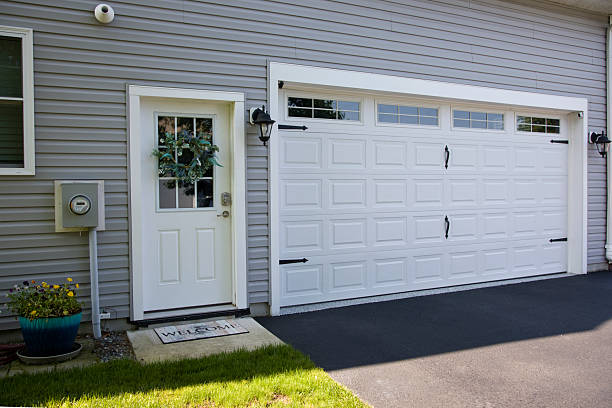 24/7 Emergency Garage Door Panel Replacement experts in Binghamton, NY